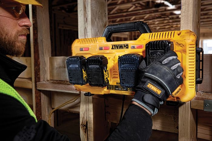 DeWALT 12V-18V XR FLEXVOLT 4-poort Snellader DeWALT 12V-18V XR FLEXVOLT 4-poort Snellader