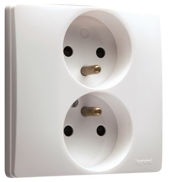 Legrand Stopcontact 2X 2P +A Niloe Wit
