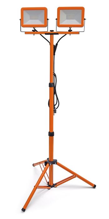 LumX Led Straler Ft-60 Op Statief : 2X30W / LumX Led Straler Ft-60 Op Statief : 2X30W /