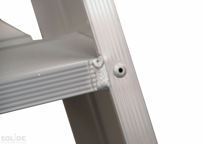 Solide Trapladder Industrieel  6 Treden  Pt